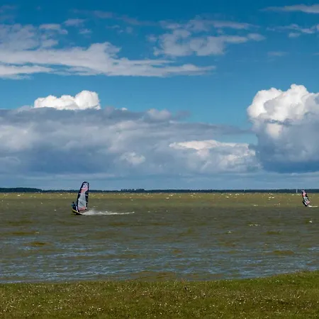 Am Kleinen Hafen * Neuendorf (Saal)
