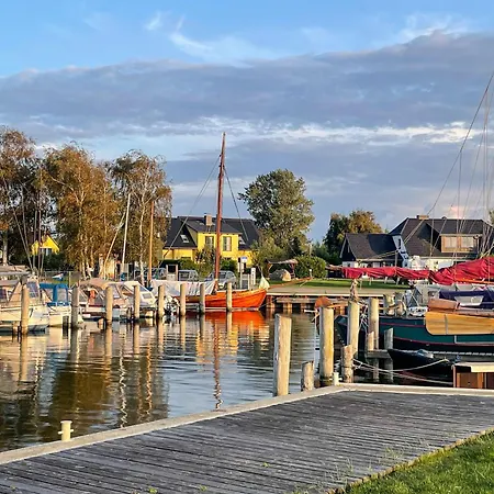 Am Kleinen Hafen *